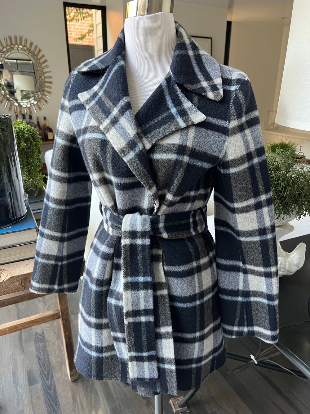 Theory Women’s Navy/Light Blues Plaid Belted Wrap Coat size XS (P)